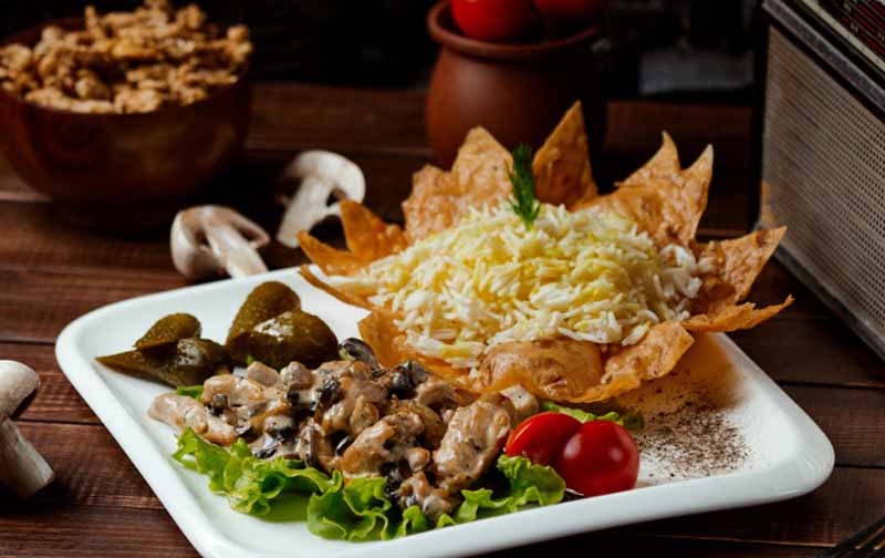 The creamy chicken and mushroom sauce pairs perfectly with crispy tortilla chips and fluffy rice. It’s an easy dish that’s great for lunch or dinner!
